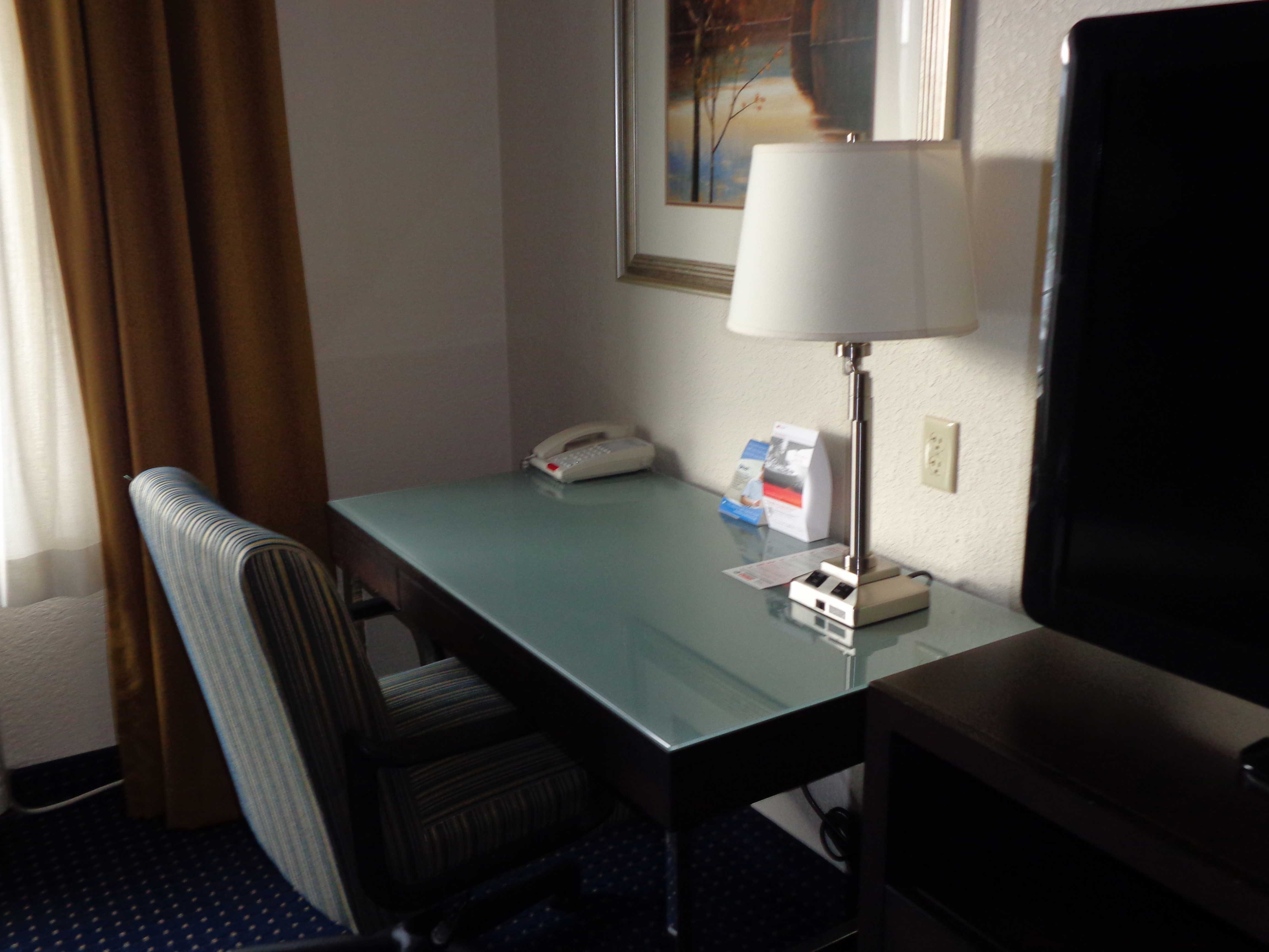 Holiday Inn Express Suites New Buffalo 47/76