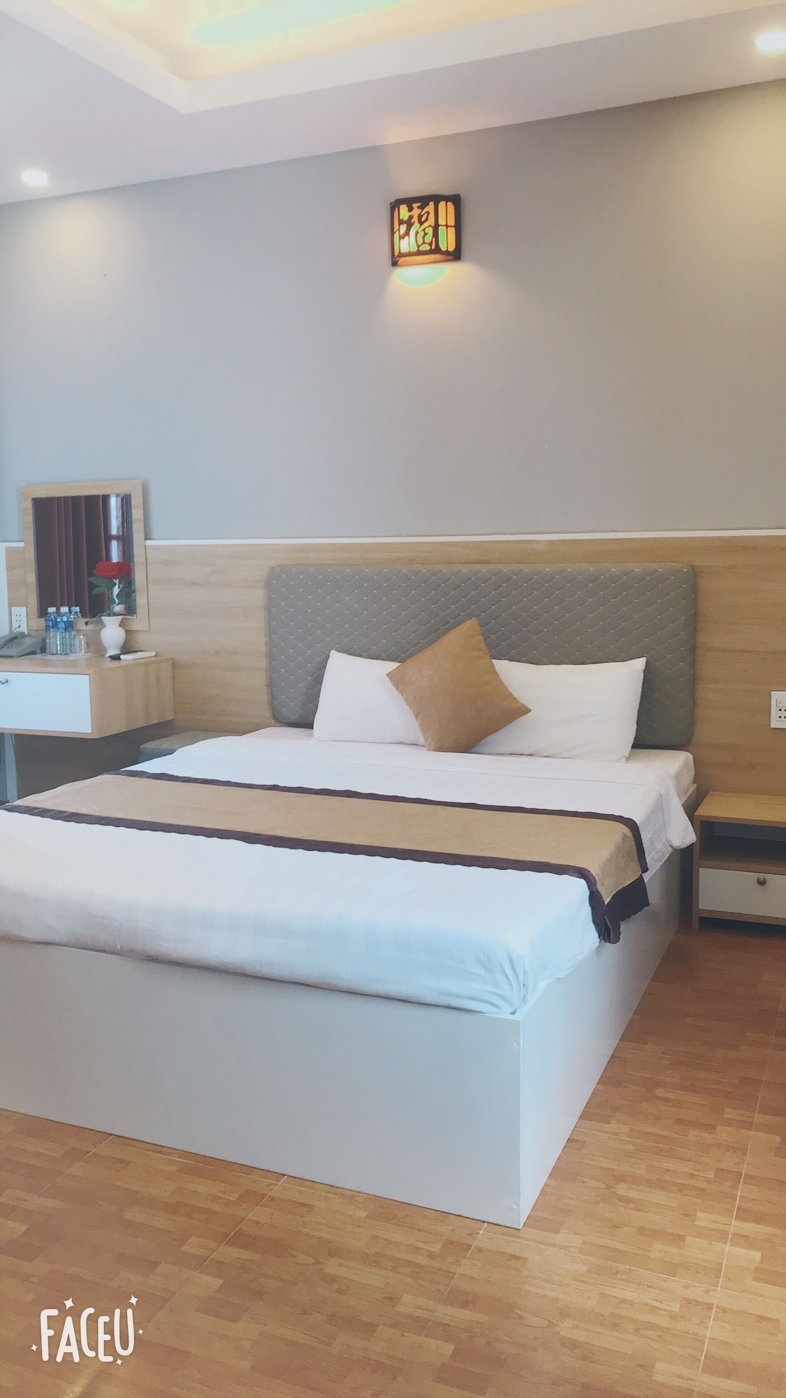 DELUXE, DOUBLE BED