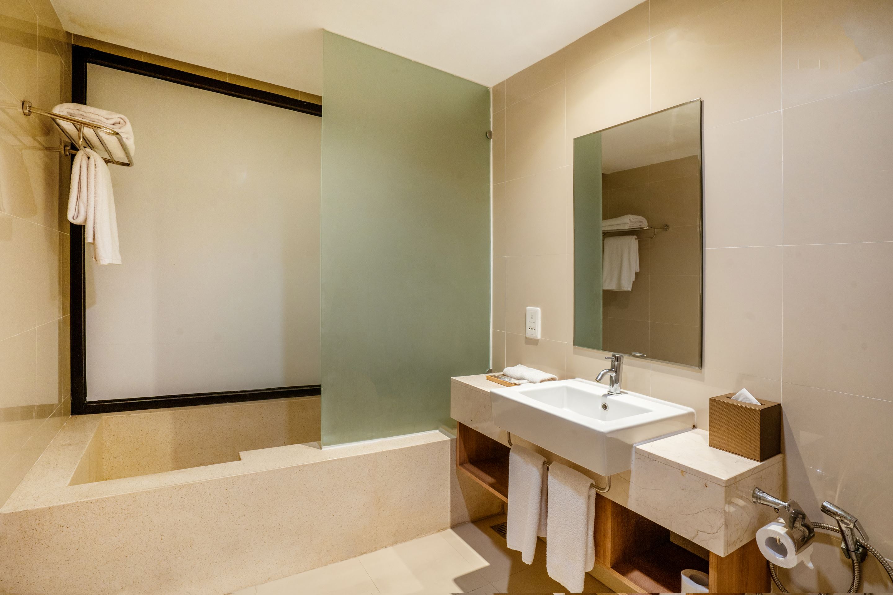 Deluxe Pool Suite، Cross Vibe Paasha Atelier Bali Kuta 6/7