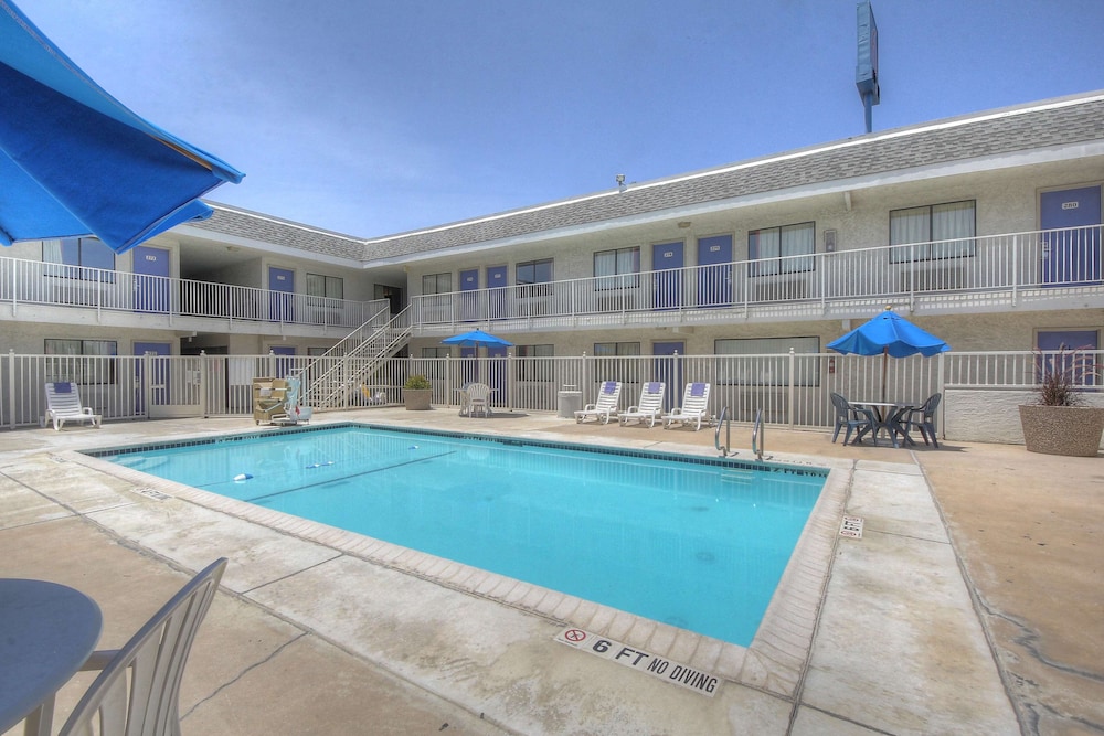 Motel6 San Antonio, TX - Fort Sam Houston photo2