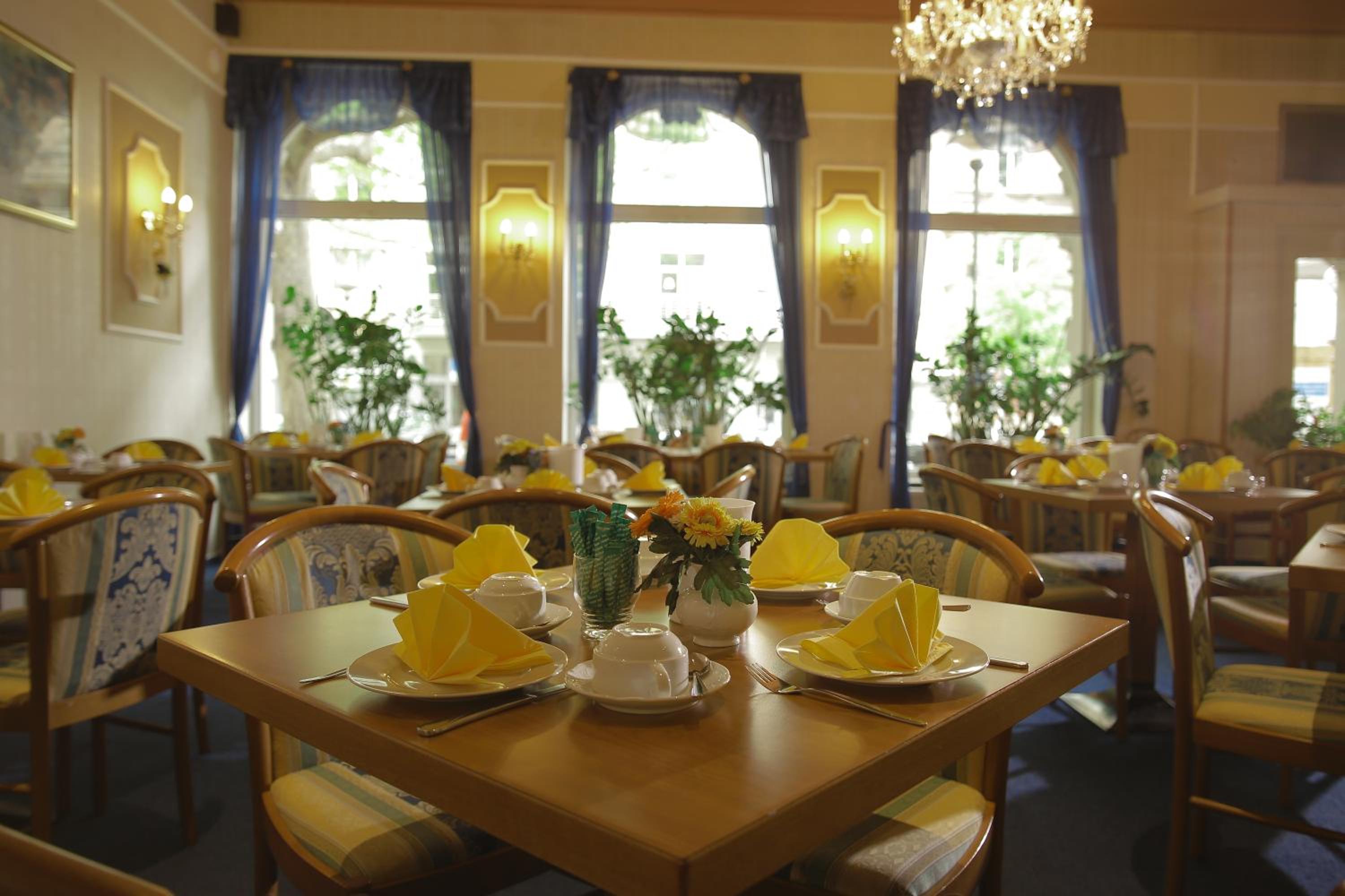 Hotel Konigshof 48/58