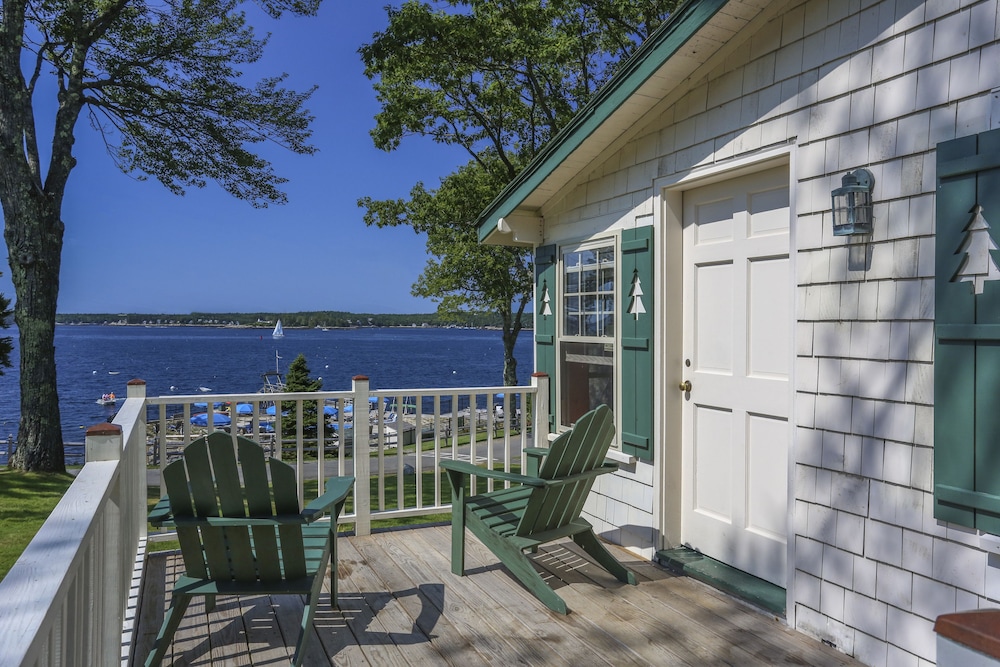 Spruce Point Inn Resort Spa 7/40