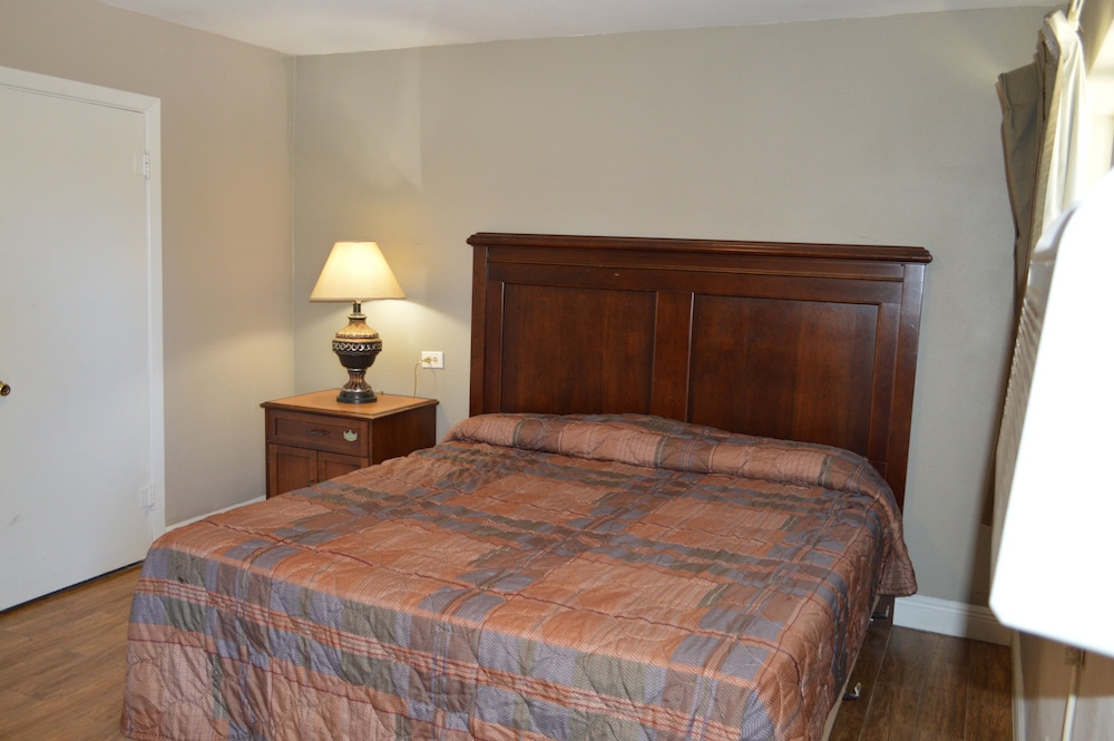 Paradise Inn 6/10