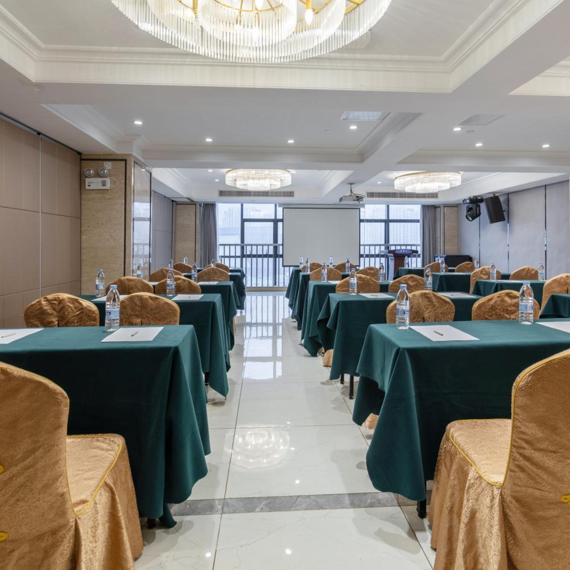 Huzhou Wealth Hotel 34/50