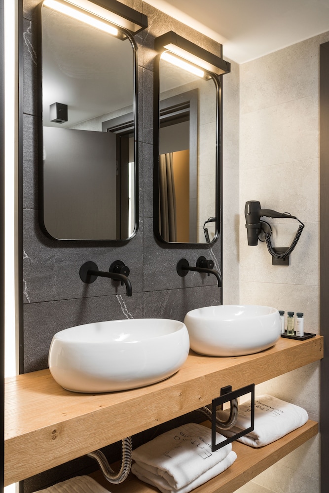 11 Enteka Acropolis Suites 43/50