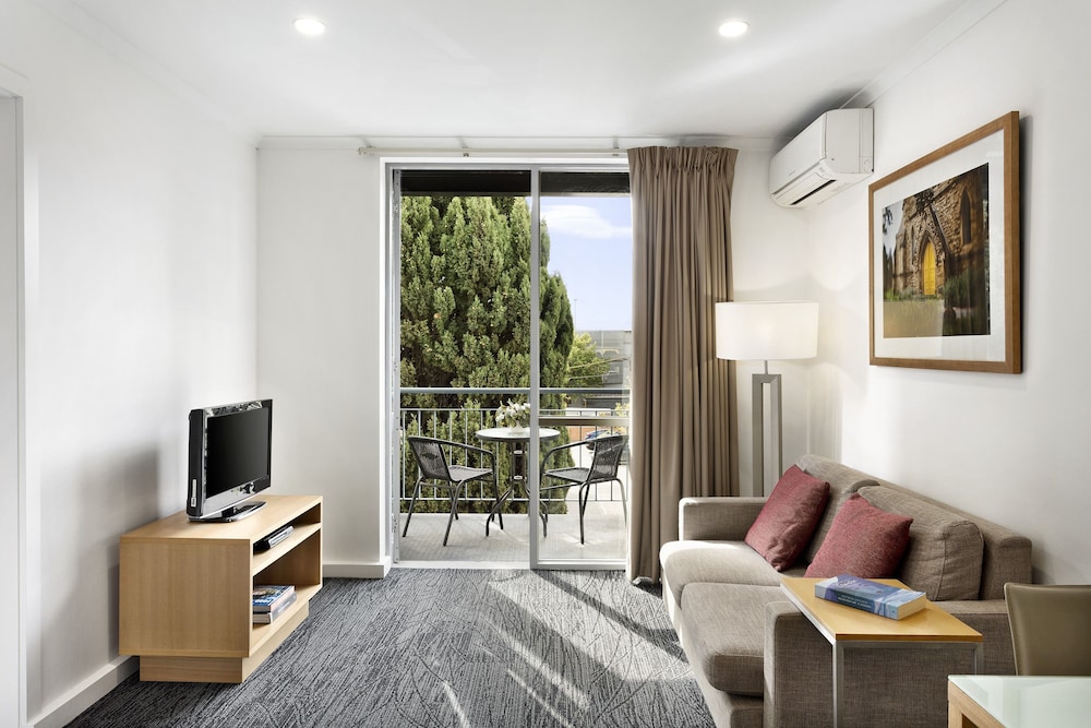 QUEST ST KILDA BAYSIDE 24/41