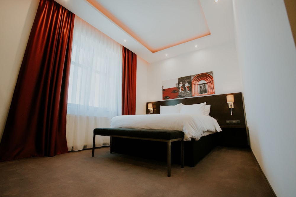 Hotel Republique 17/45