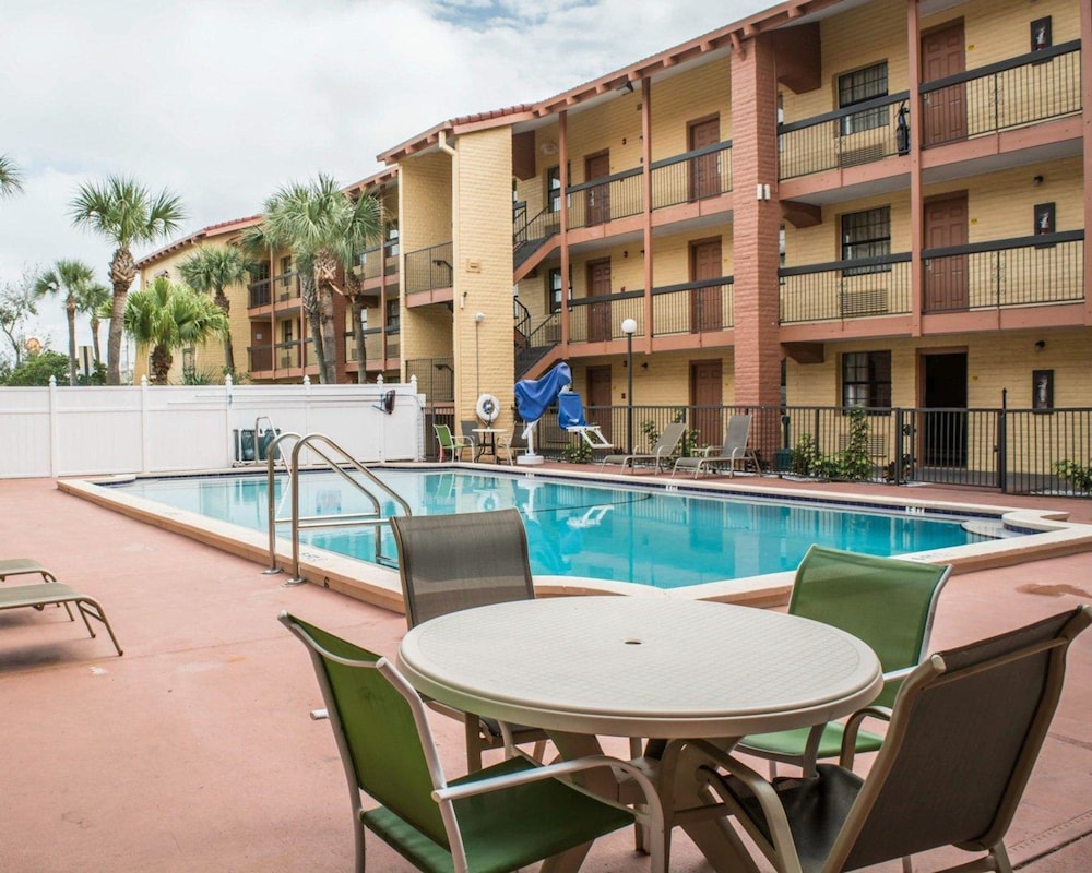 Rodeway Inn Near Ybor City - Casino 9/52