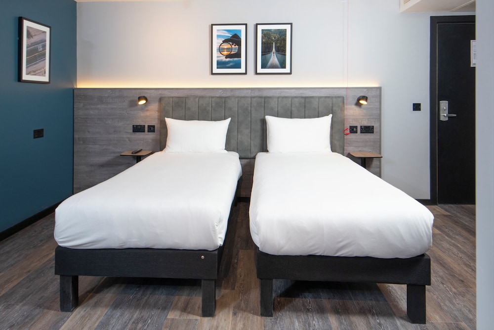 Ibis Styles London Gatwick Airport 23/64