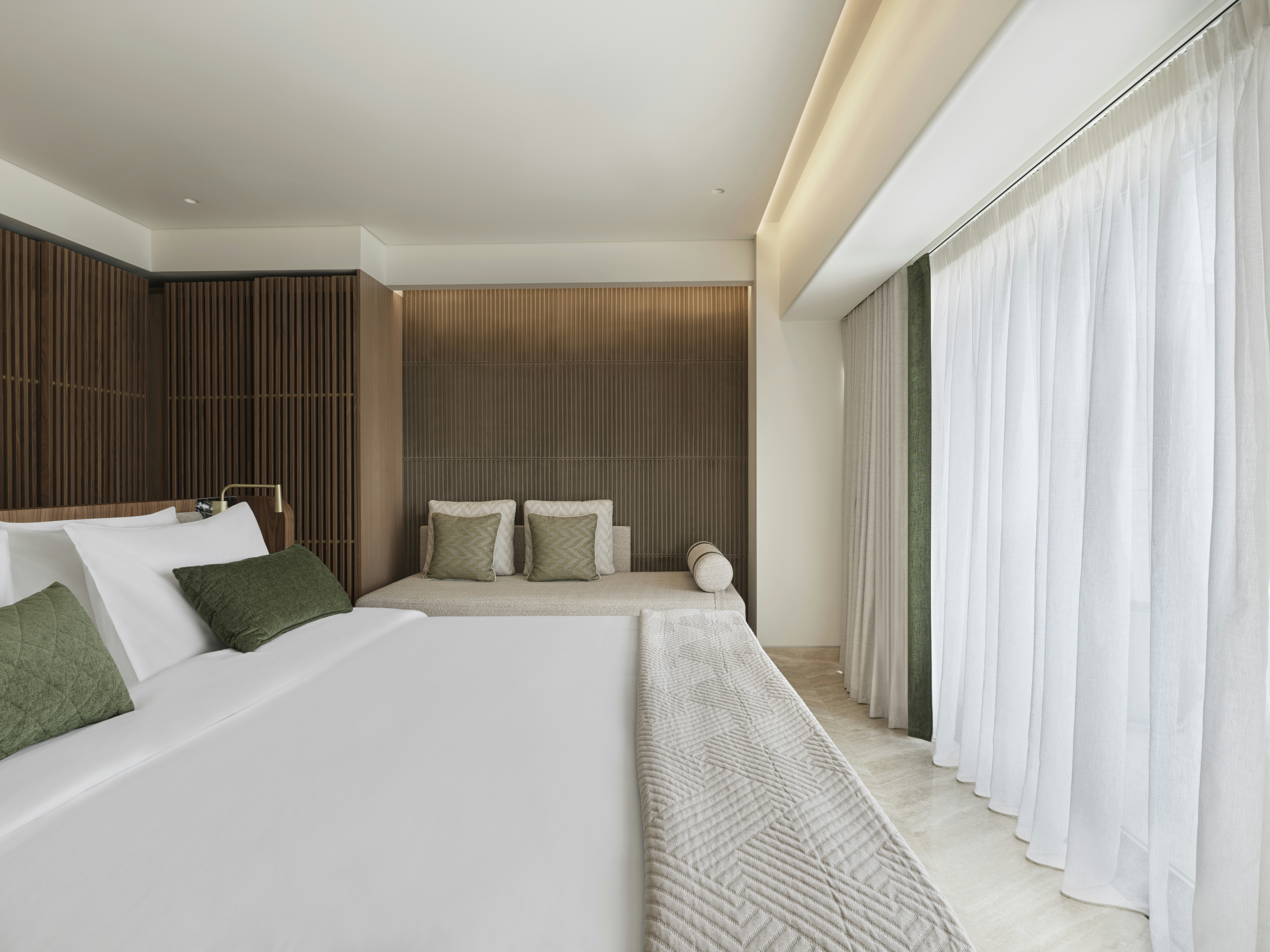 Panorama Suite with Balcony and Temple View