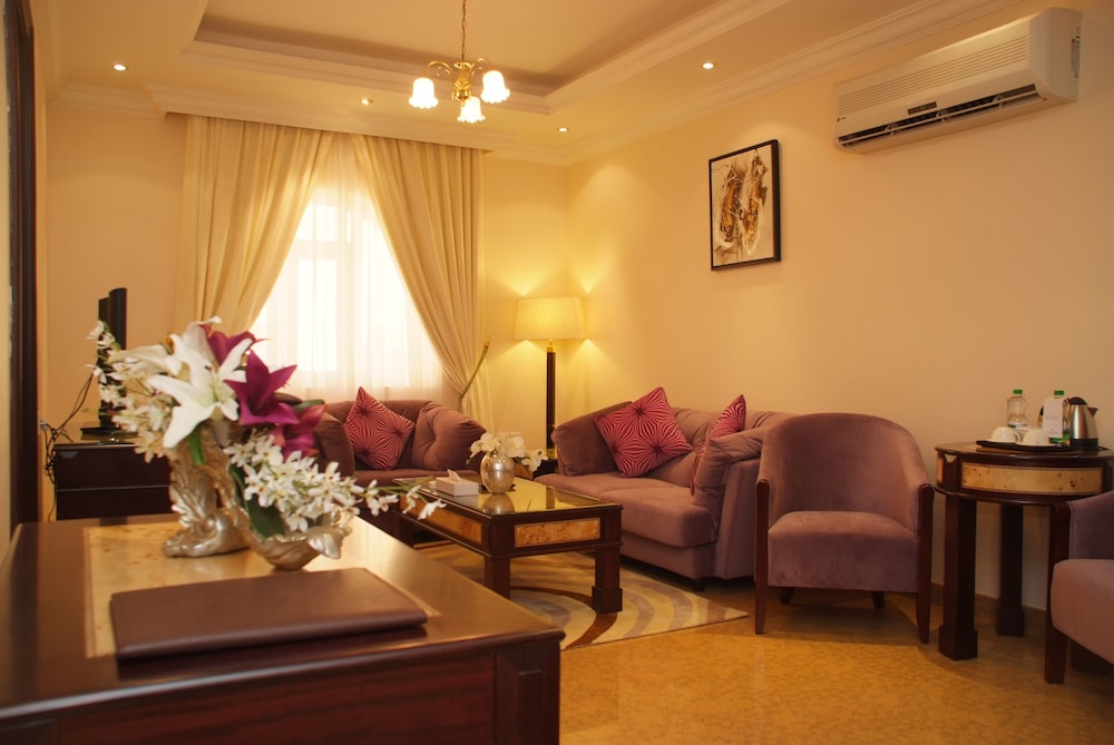 Garden Hotel 34/49