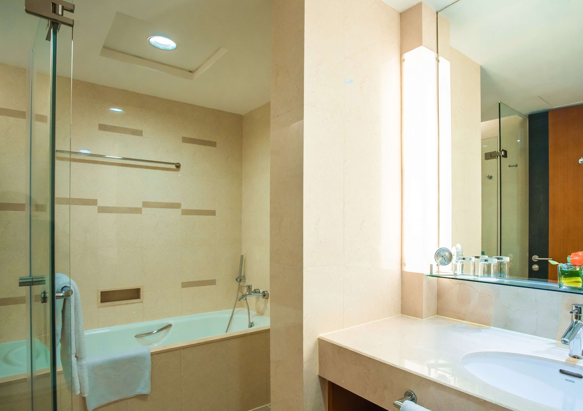 جناح تنفيذي بسرير كينج، Shangri La Baotou 3/5