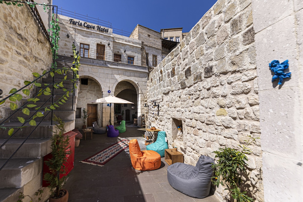 Feris Cave Hotel 40/50