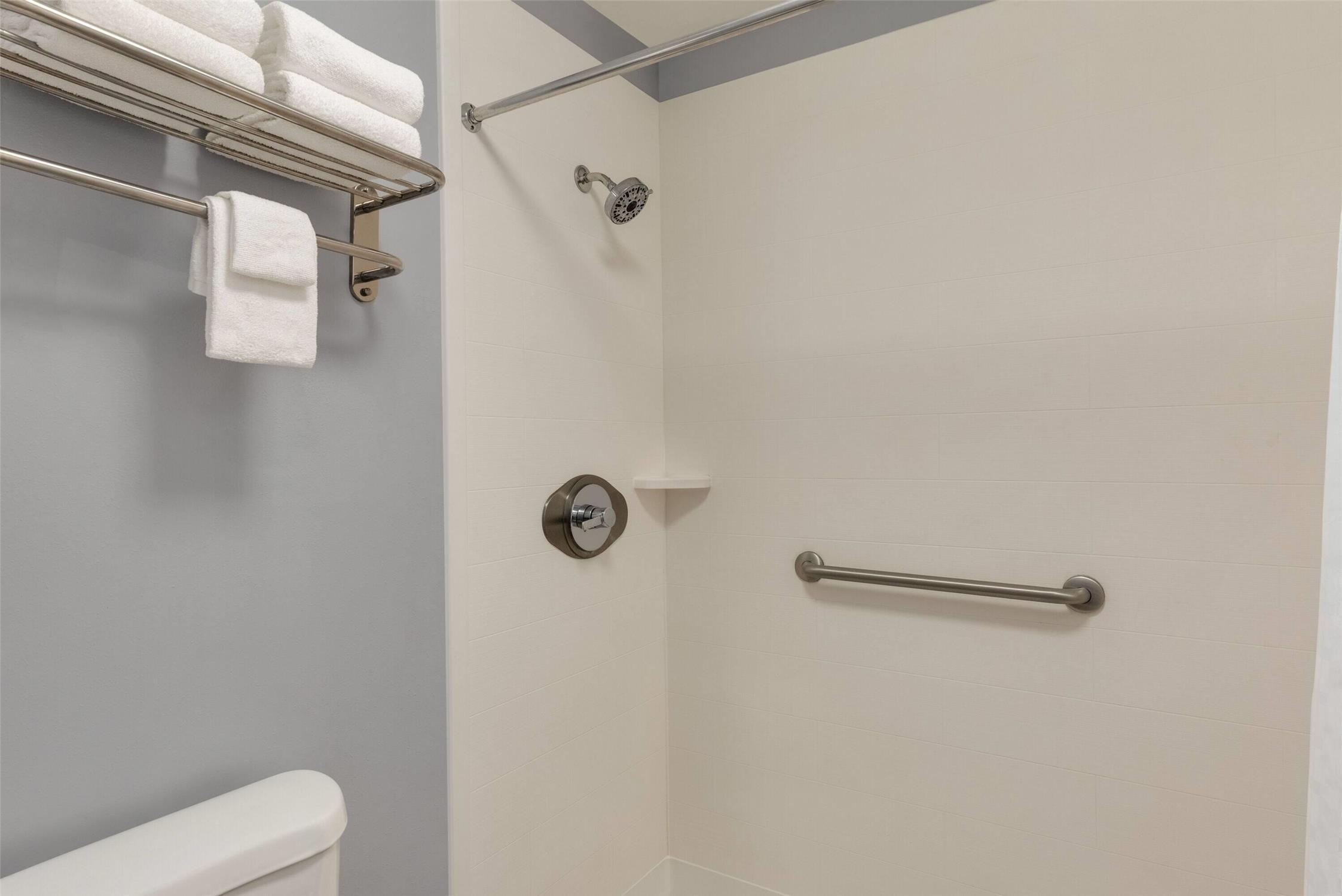 Baymont By Wyndham Albany At Albany Mall 21/22