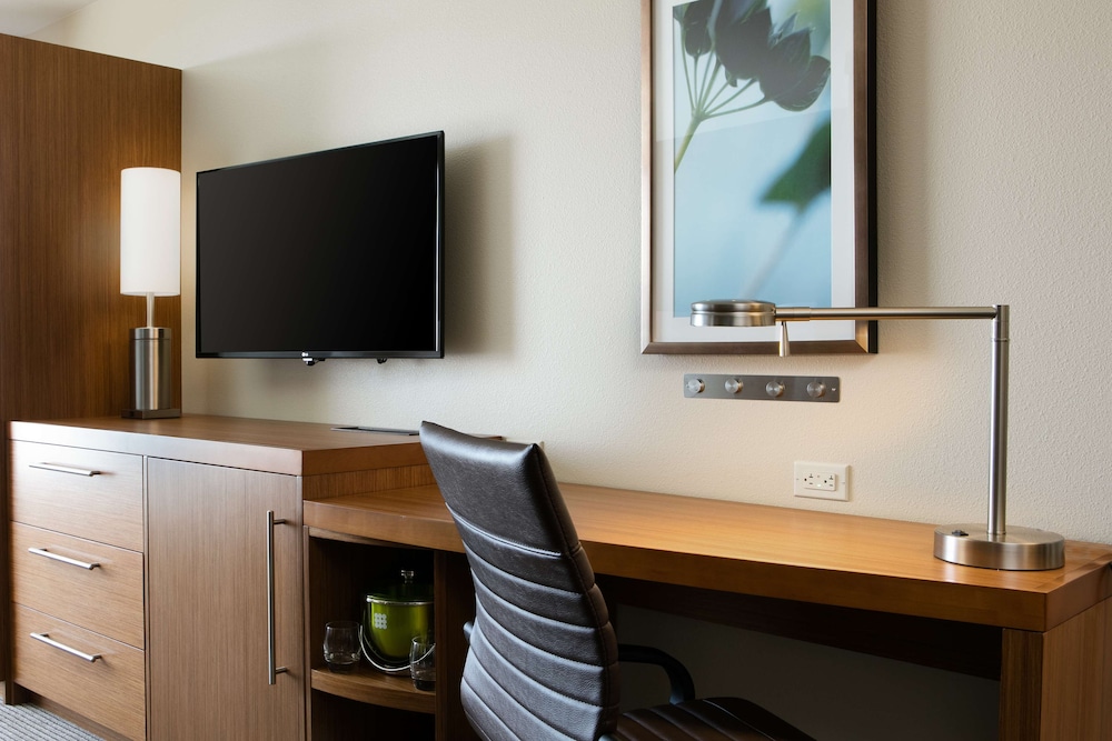 Hyatt Place Kansas City Lenexa City Center 50/56