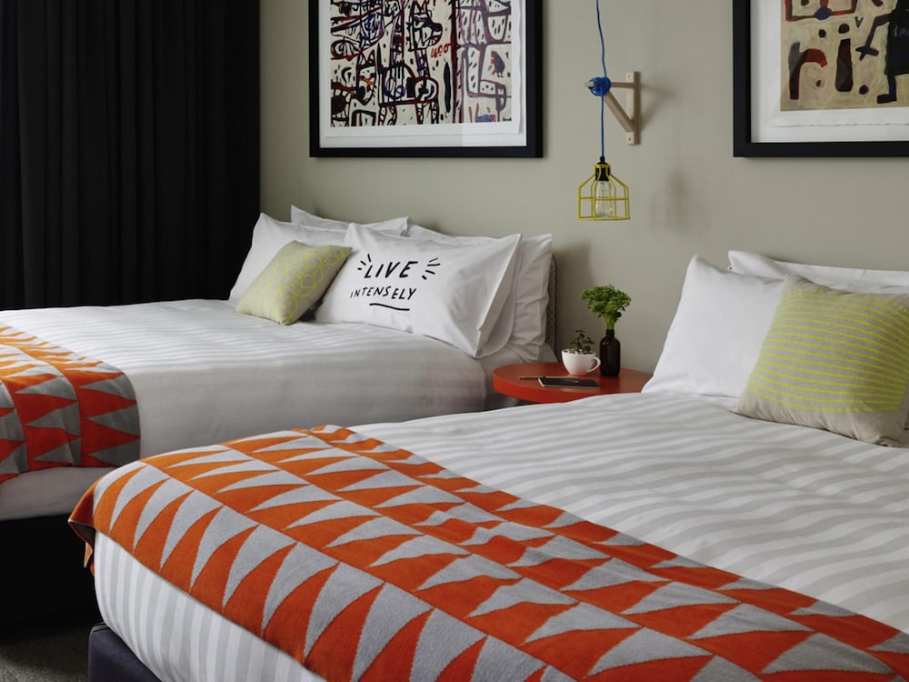 LARWILL, TWIN BEDS