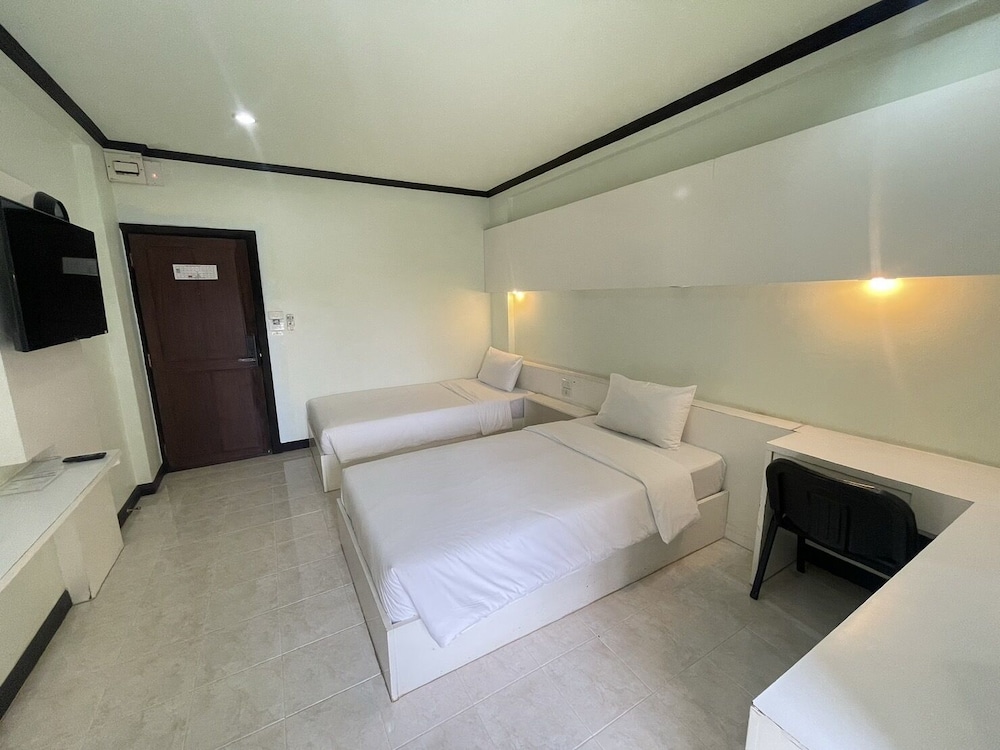 Chonlapruk Lakeside Hotel 31/56