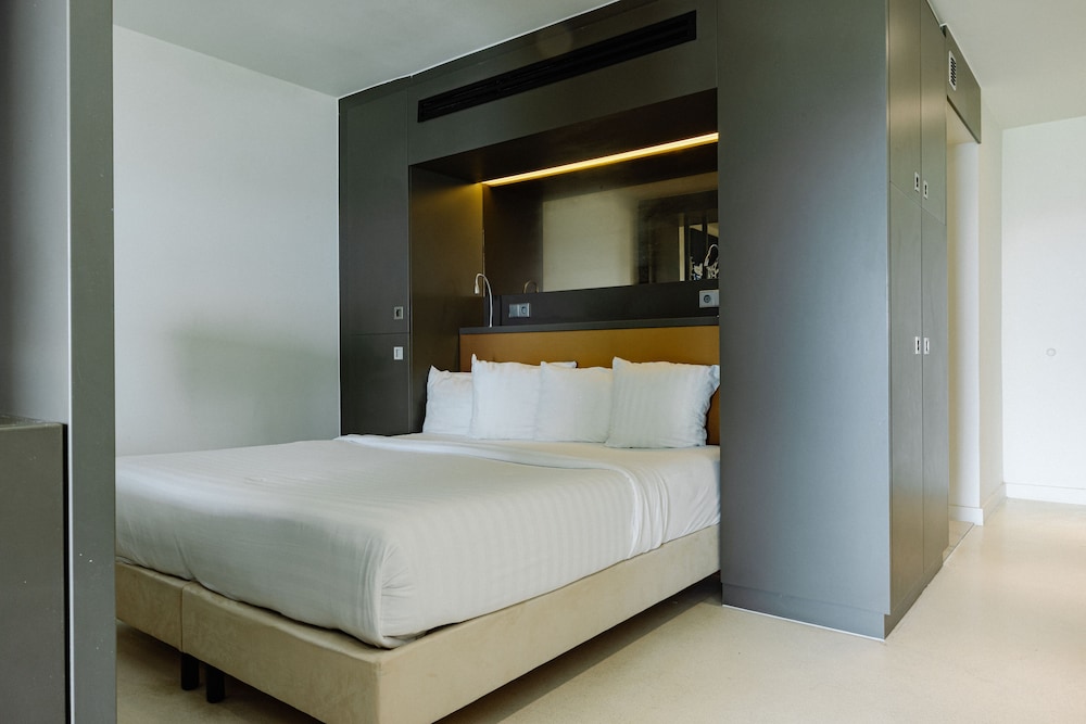 Papagayo Beach Hotel 28/76