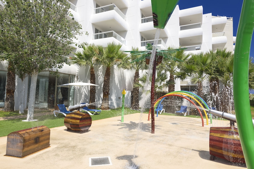 Tropic Garden Hotel & Apartments 62/73