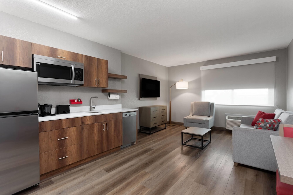 Hawthorn Extended Stay by Wyndham Ft Lauderdale Cypress Crk 26/46