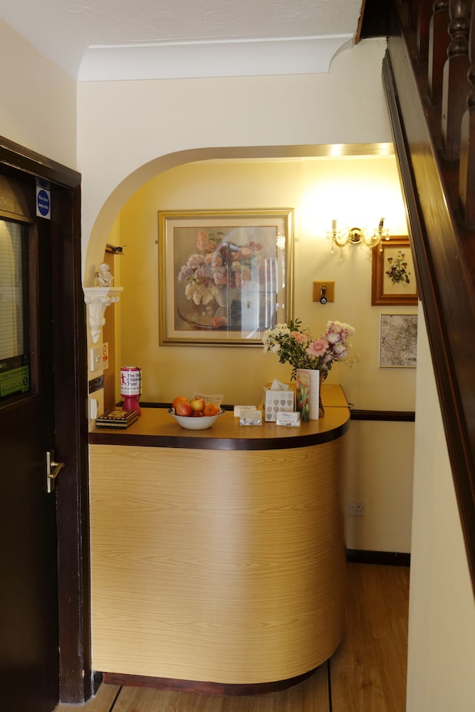 Aylesbray Lodge 2/18