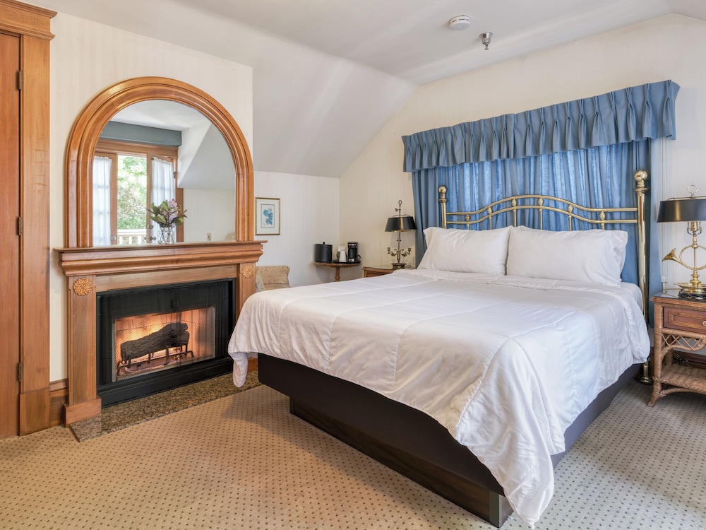 جناح حصري بسرير كوين بشرفة