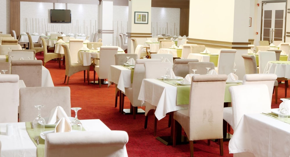 restaurant cafeteria