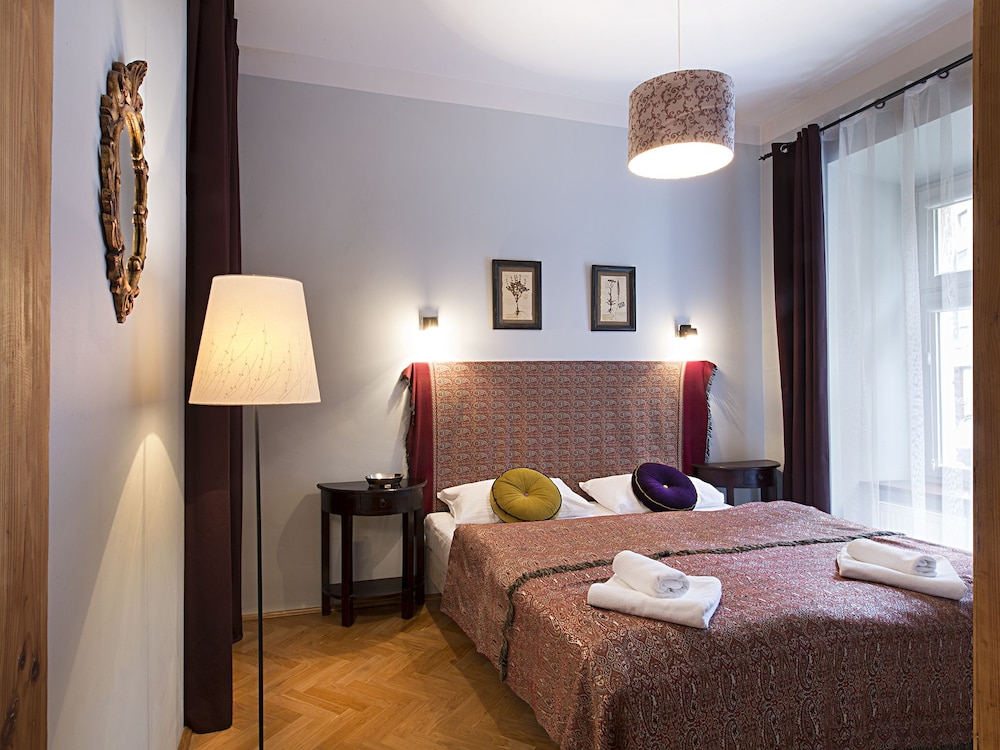 Antique Apartments Old Town 17/79
