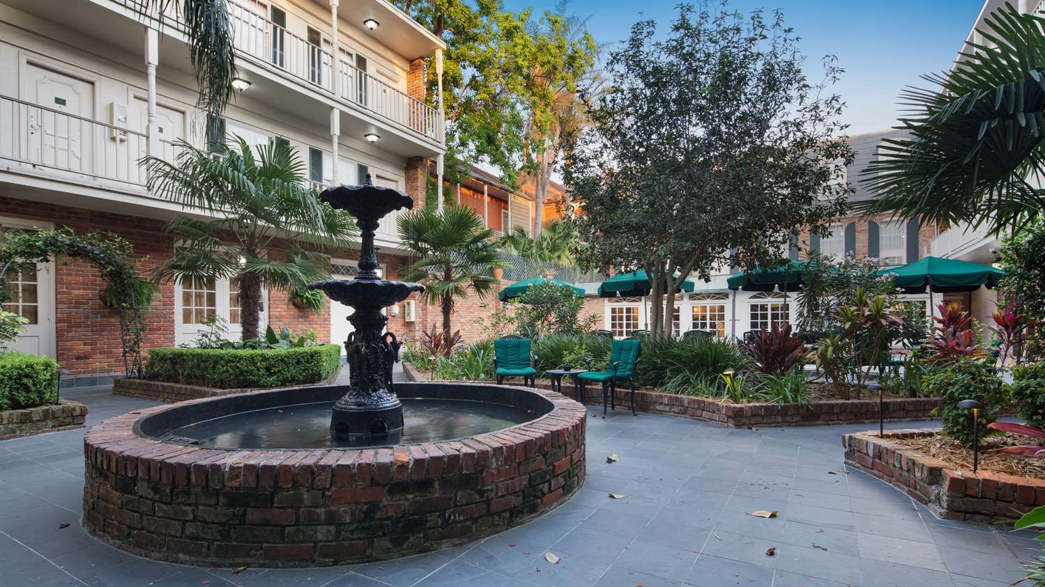Best Western Plus French Quarter Courtyard Hotel 51/54