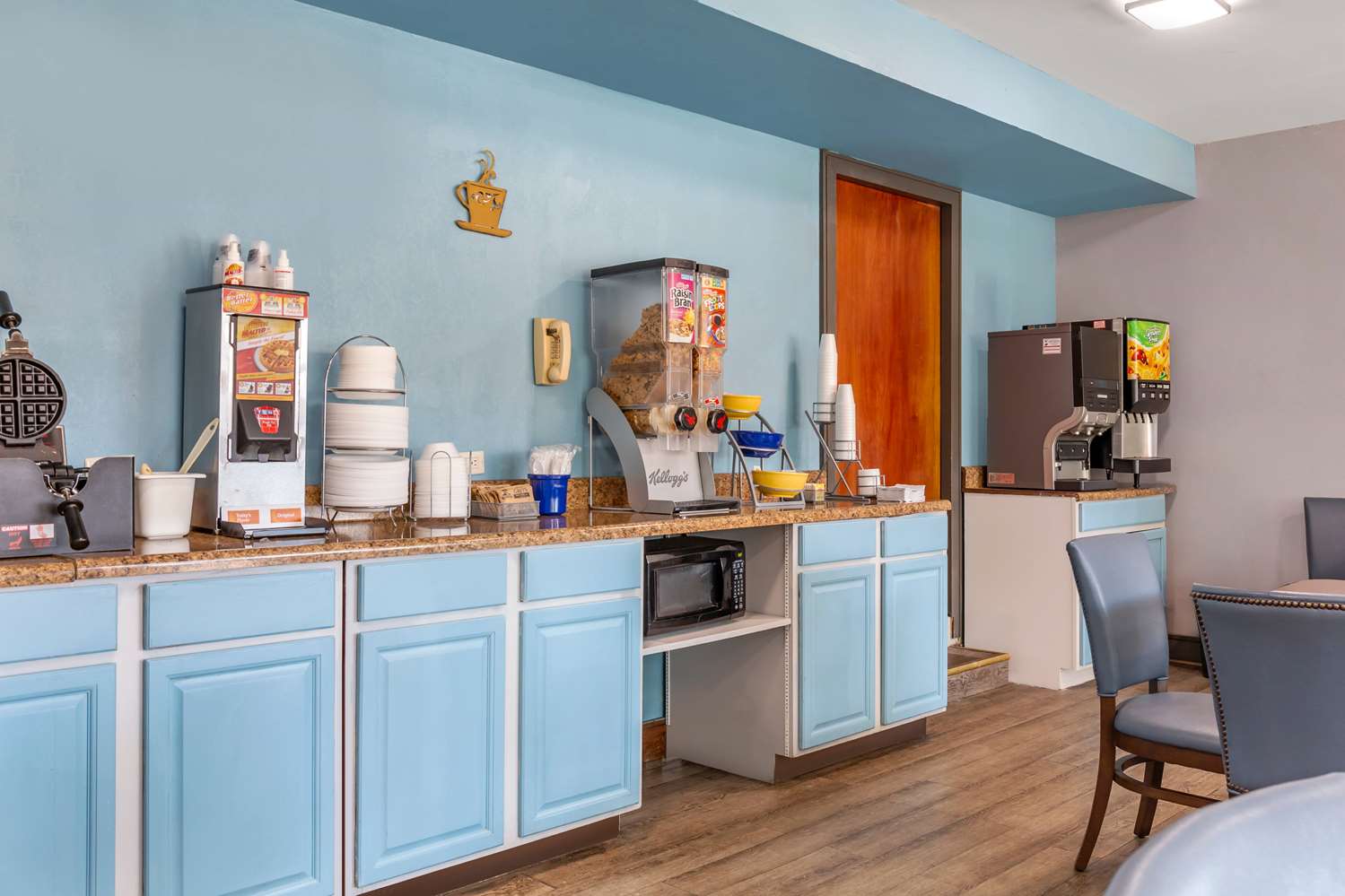 Days Inn Suites By Wyndham Rocky Mount Golden East 42/56