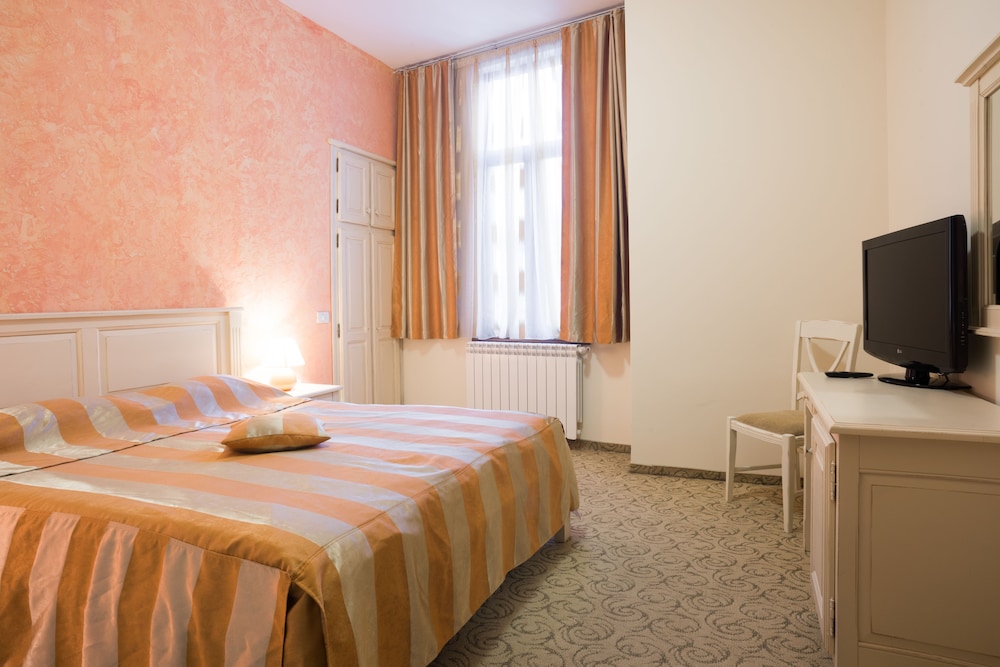 Hotel Bucegi 10/34