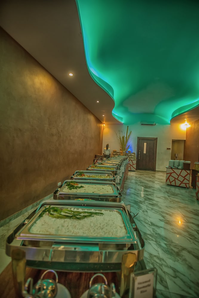 Avenra Beach Hikkaduwa 20/40