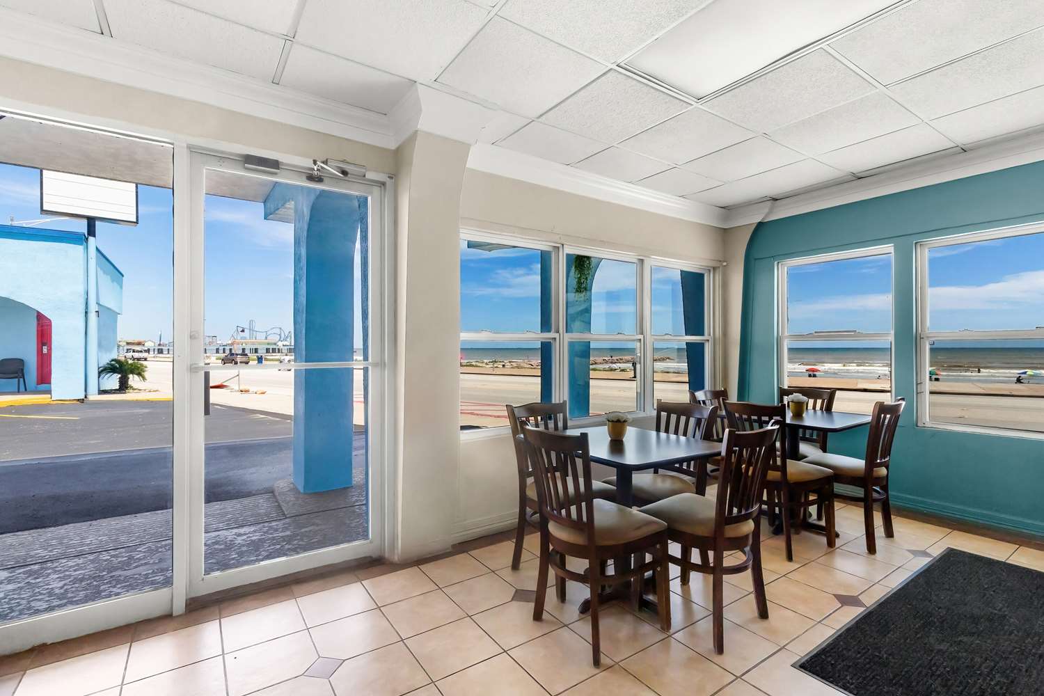 Econo Lodge Galveston Seawall, TX 10/22