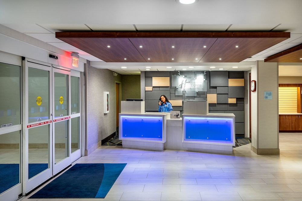 Holiday Inn Express Hotel & Suites Daphne 5/74