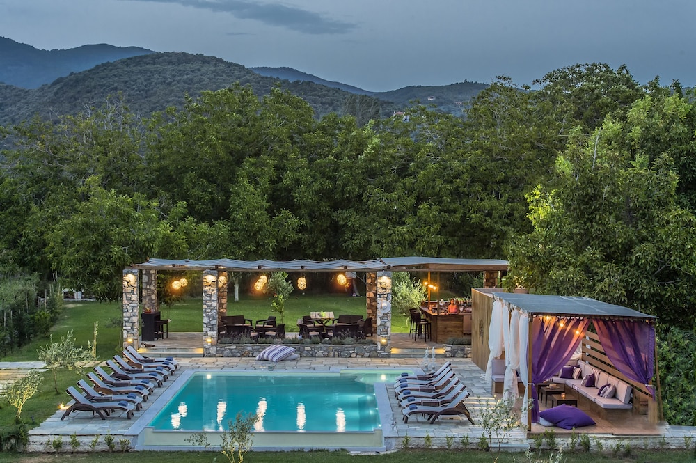 Levantes Villas 1/36