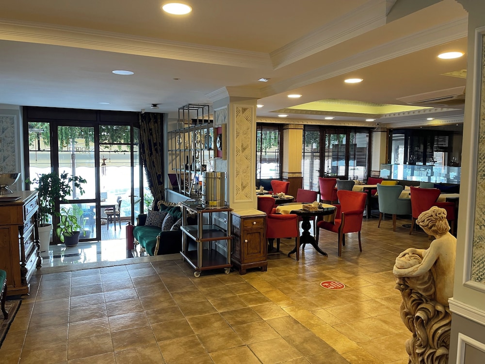 Urla Pera Hotel 12/23