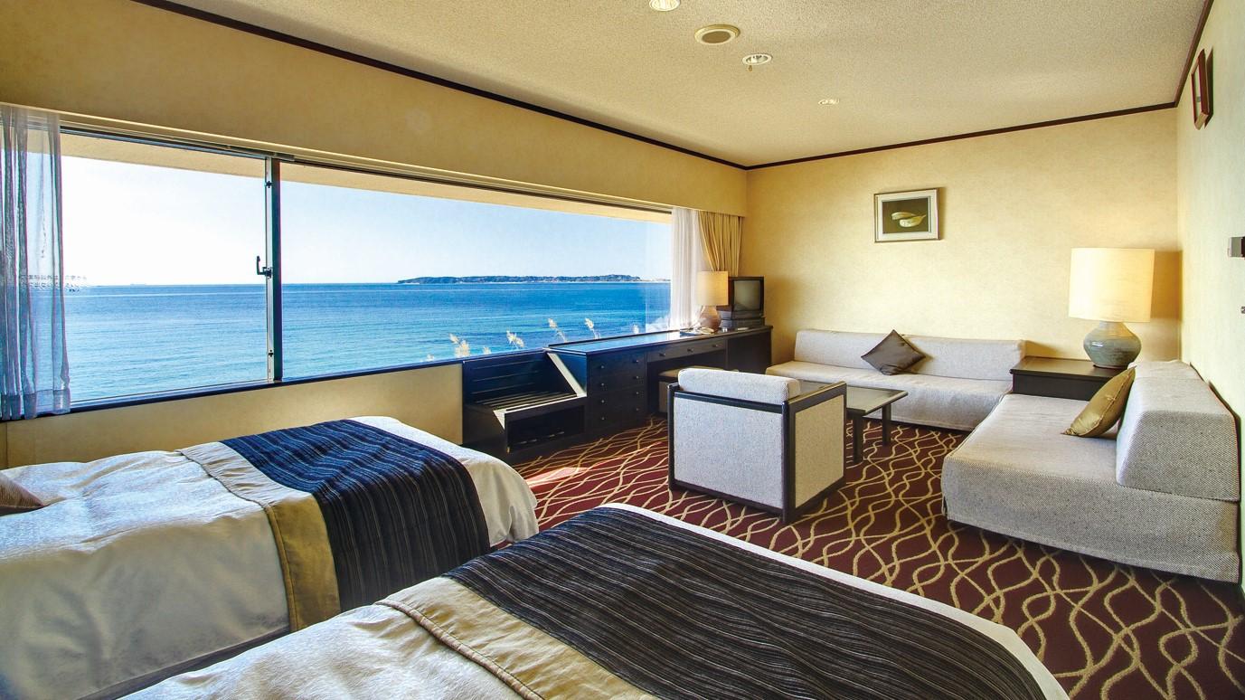 Western, Futon Bed, Lateral Side Ocean View
