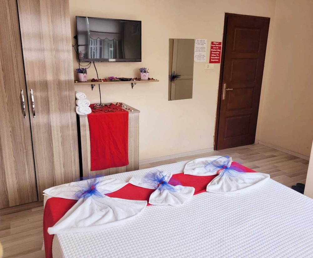 Economy, King Bed