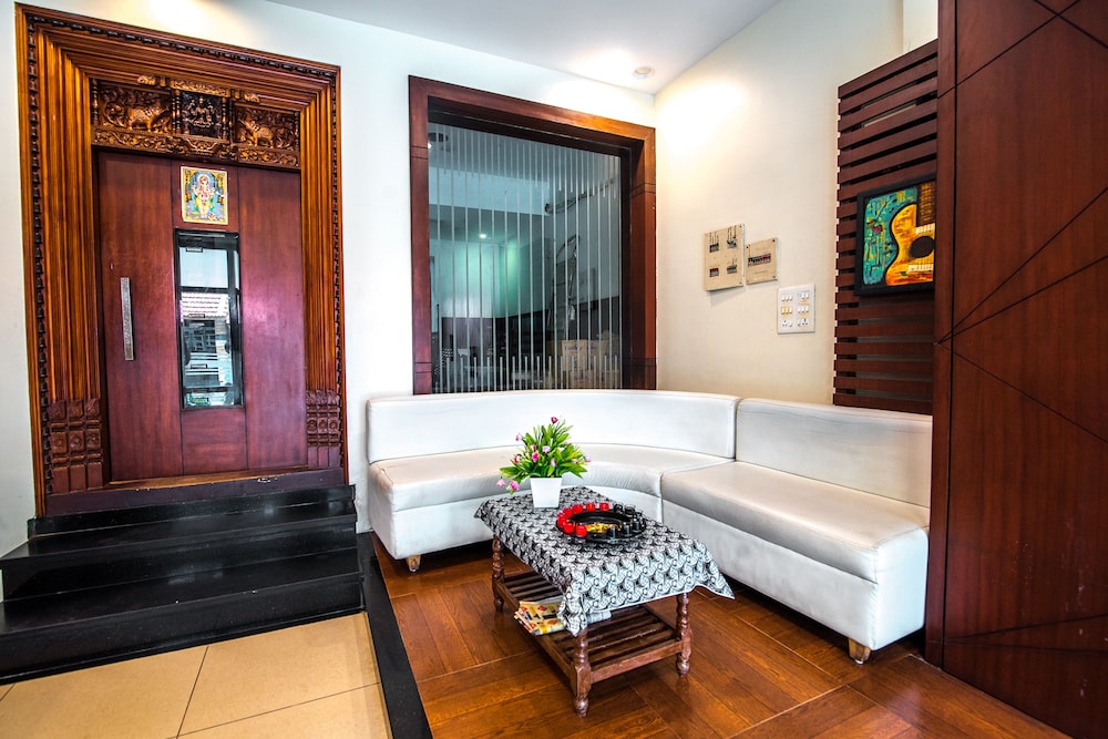 OYO Rooms off Aurobindo Ashram 50/65