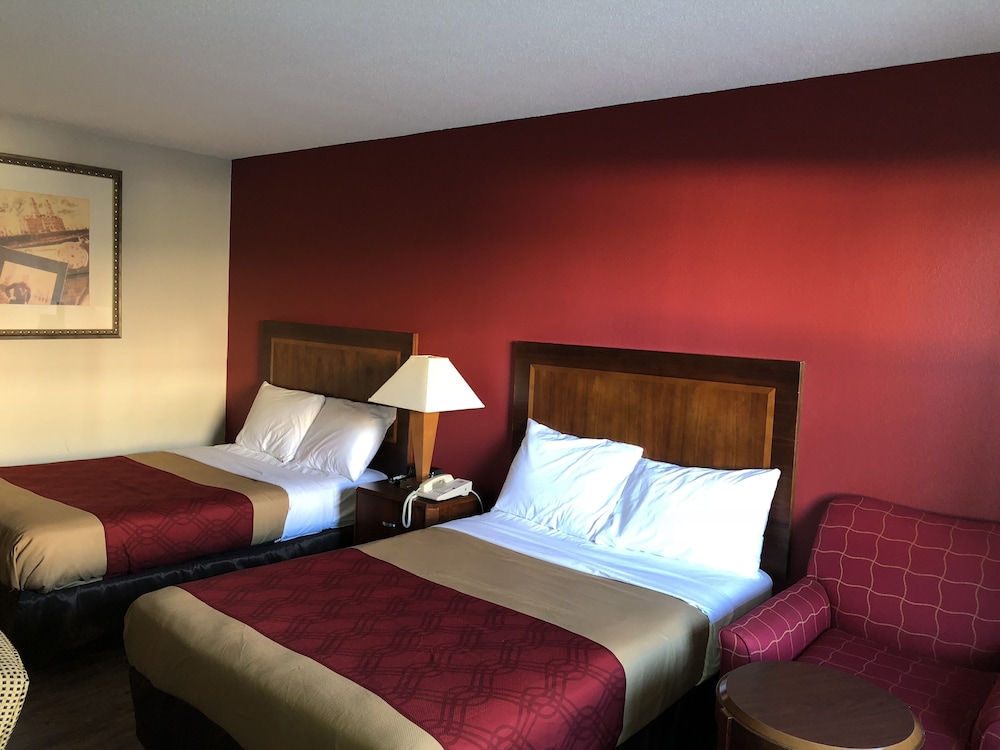 Econo Lodge Athens I-75 5/38