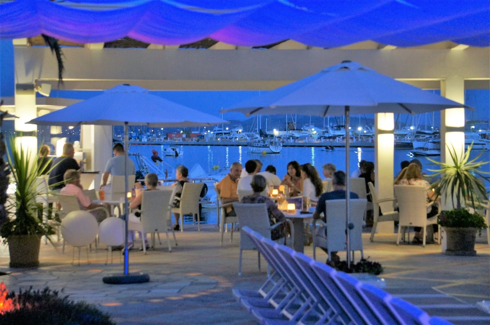 Miramar Hotel 14/34