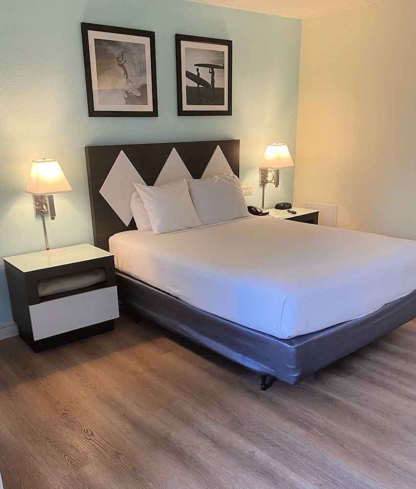 STANDARD, QUEEN BED, ACCESSIBLE