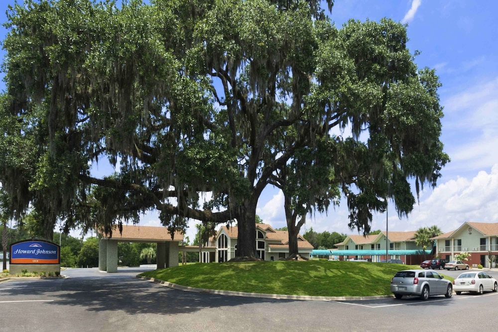 Howard Johnson By Wyndham Beaufort/Parris Island 7/39