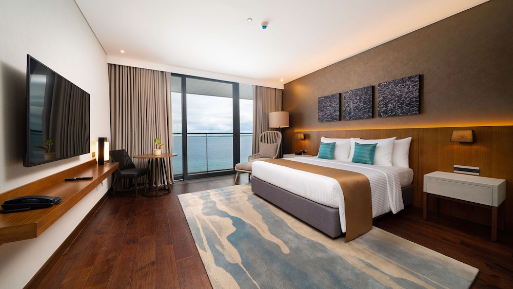 The Reef Island Resort Mactan, Cebu 6/20