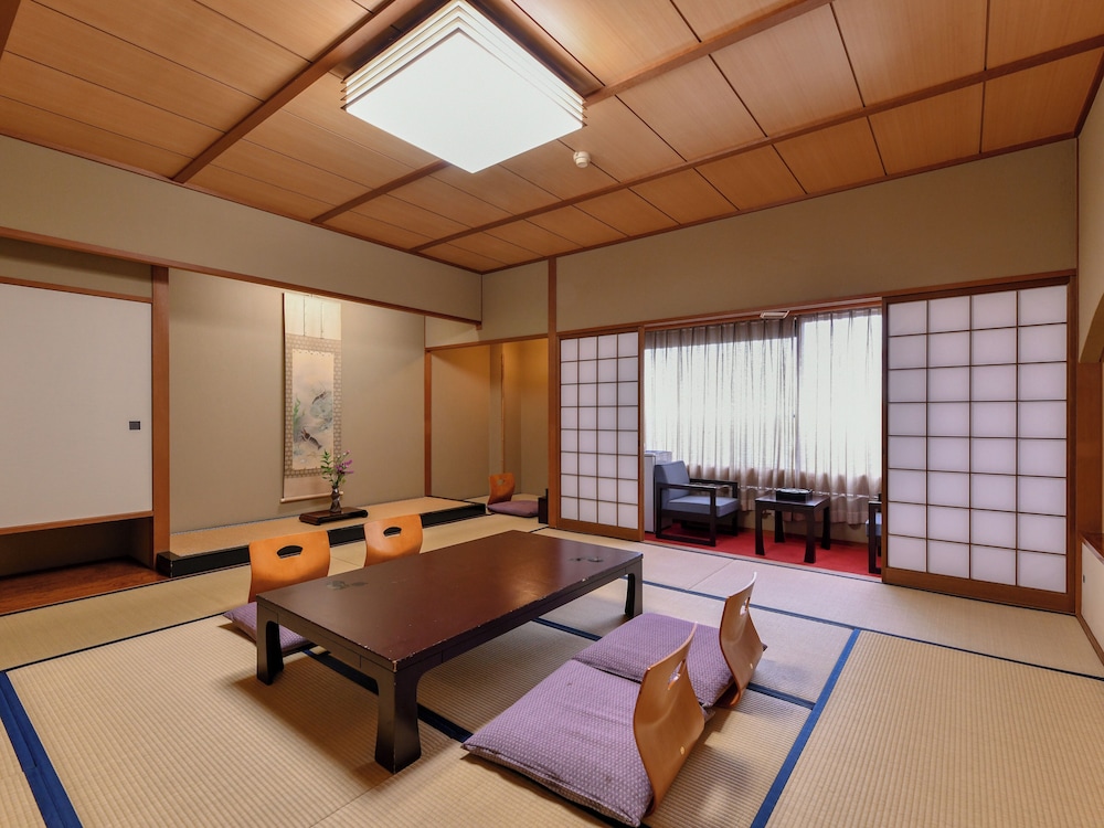 Minoya Taiheikaku 24/52