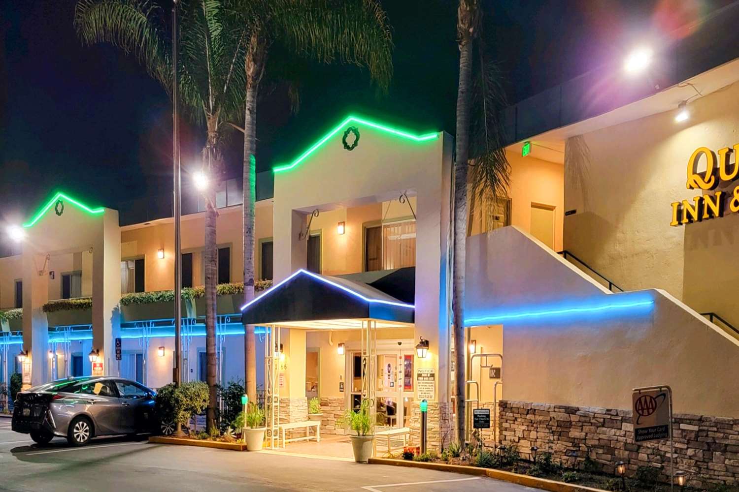 Quality Inn & Suites Anaheim at the Park 30/32