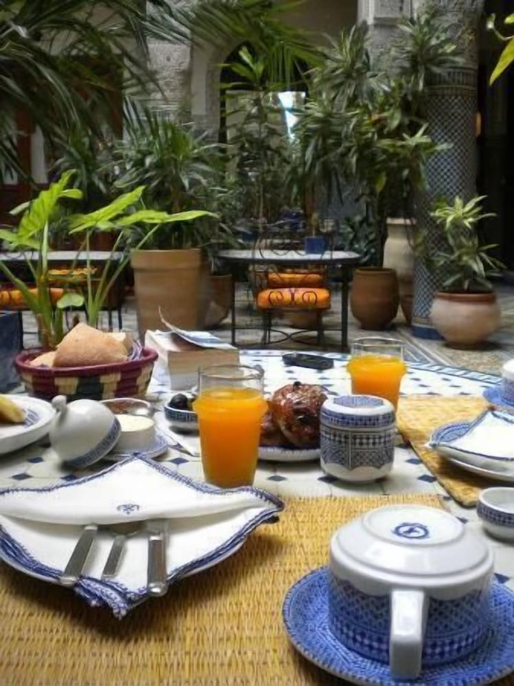 Riad Al Bartal 37/50