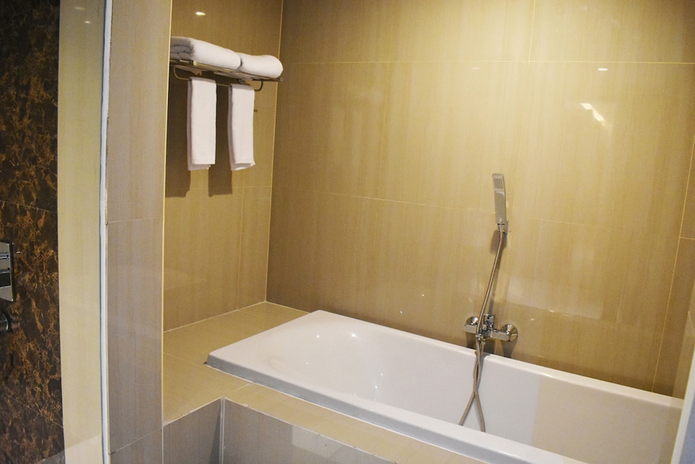 Grand Metro Hotel Tasikmalaya 29/45