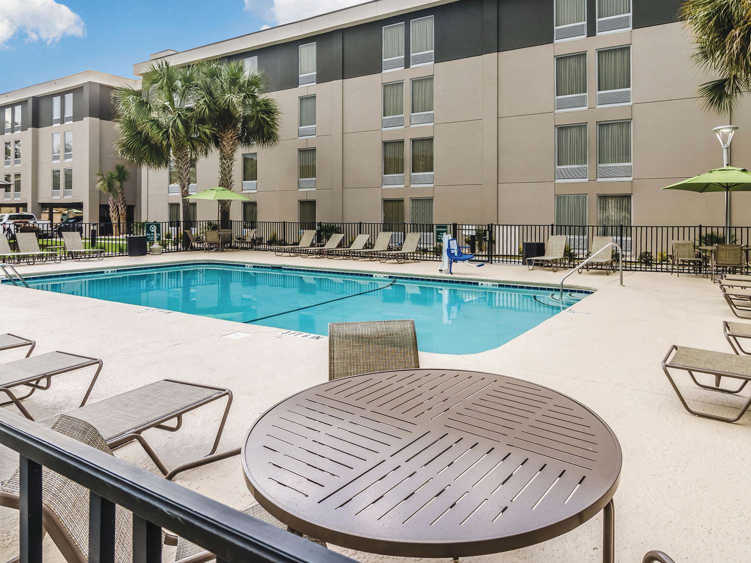 La Quinta Inn & Suites by Wyndham Myrtle Beach - N Kings Hwy 41/42