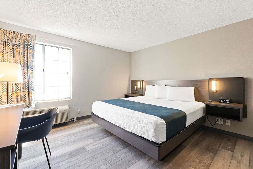STANDARD, KING BED